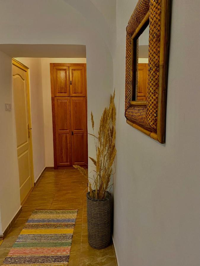 Grande Familia Apartman Apartment เอ็กเกอร์ ภายนอก รูปภาพ